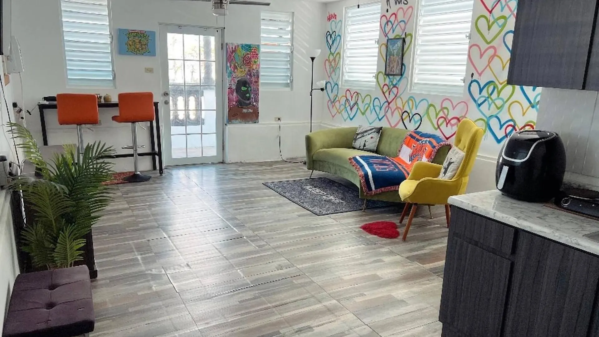 Art Deco Studio W Private Balcony Close To Beach San Juan Apartmán